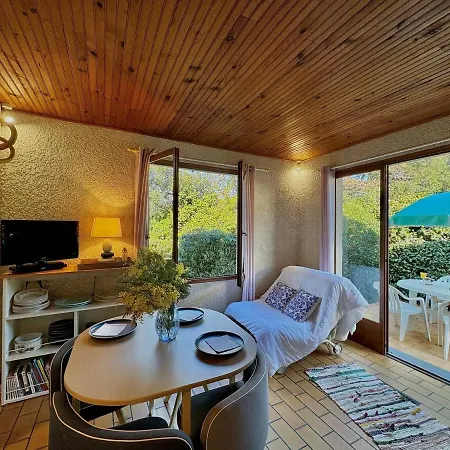 Kakatoes - A 500m Des Plages *