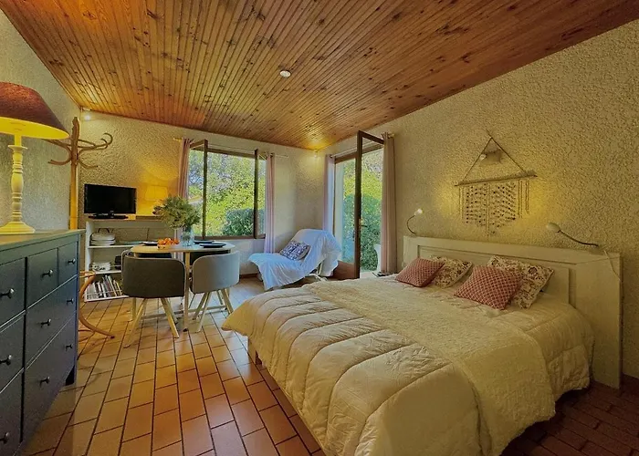 Kakatoes - A 500m Des Plages